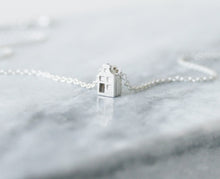 Load image into Gallery viewer, LIEF - ADORABLE / miniature dutch house necklace in sterling silver