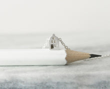 Load image into Gallery viewer, LEUK - NICE / miniature dutch house necklace in sterling silver