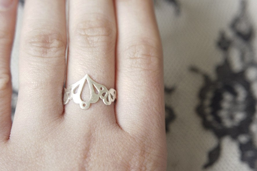 LINGERIE RING 002 / hand-pierced ring in sterling silver LINGERIE RING 002 / hand-pierced ring in sterling silver