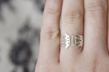 Load image into Gallery viewer, LINGERIE RING 003 / hand-pierced adjustable ring in sterling silver