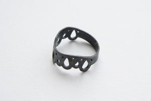 LINGERIE RING 006 / hand-pierced ring in sterling silver