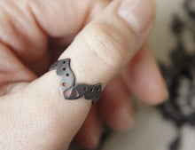 Load image into Gallery viewer, LINGERIE RING 005 / hand-pierced ring in sterling silver