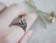 Load image into Gallery viewer, PAPAVER / poppy seedpod ring in sterling silver