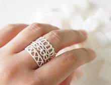Load image into Gallery viewer, ASHUM . AYN . HAWA / moroccan inspired stackable rings in sterling silver