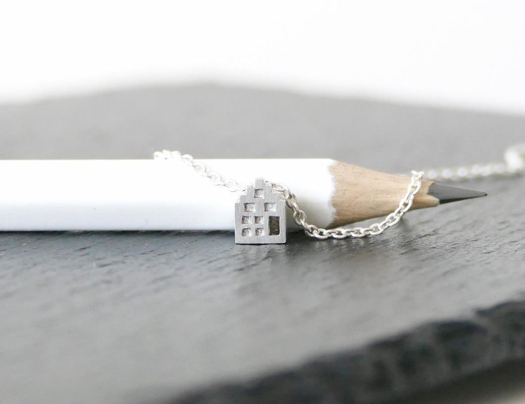 BLIJ - HAPPY / miniature dutch house necklace in sterling silver
