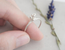 Load image into Gallery viewer, Floweret Ring / floral solitaire ring in sterling silver