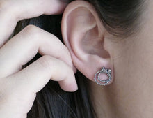 Load image into Gallery viewer, FLOWERET / mini floral earring studs in sterling silver