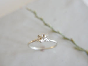 Floweret Ring / floral solitaire ring in sterling silver