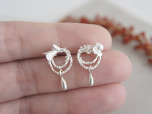 FLOWERET & DROP / small floral dangling earrings in sterling silver