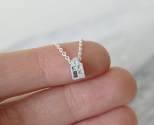 Load image into Gallery viewer, LIEF - ADORABLE / miniature dutch house necklace in sterling silver