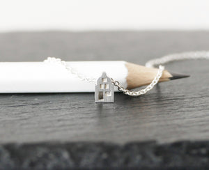 LEUK - NICE / miniature dutch house necklace in sterling silver