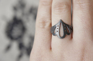 LINGERIE RING 004 / hand-pierced ring in sterling silver