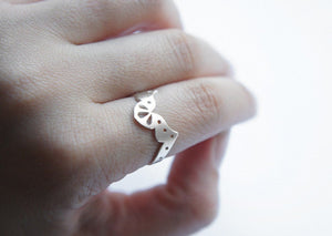 LINGERIE RING 005 / hand-pierced ring in sterling silver